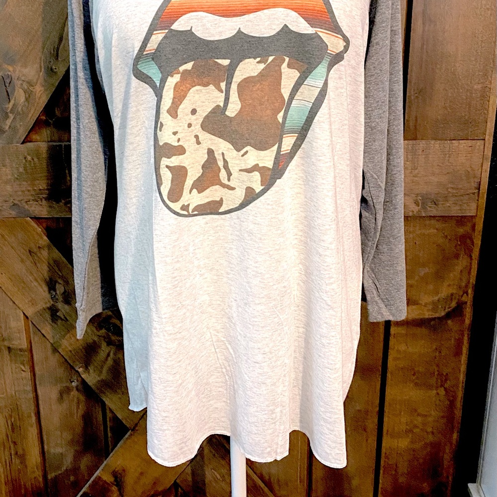 NWOT Rockin’ Leopard Tongue & Serape Lips Raglan Tee - Picture 9 of 9